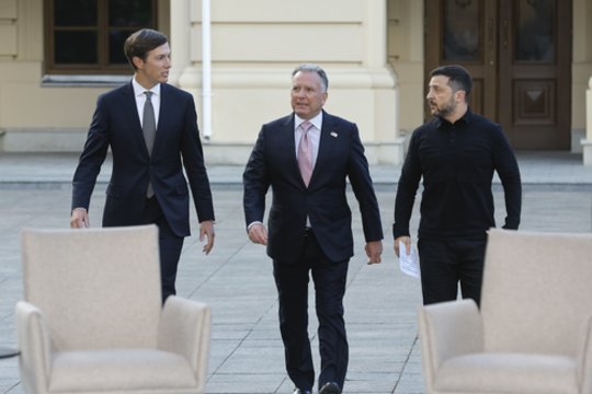 JAV derybose su Kyjivu – viltys dėl diplomatinių priemonių: „Tikimės ten grįžti“