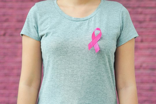 Susirgus krūties vėžiu svarbu ne tik chemoterapija: onkologė atsakė, ką daryti kasdien, kad išsaugotumėte jėgas ir sveikatą