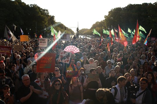 Po AfD pergalės rinkimuose – tūkstantiniai protestai visoje Vokietijoje