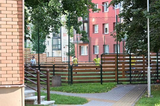 Klaipėdiečiai penkerius metus kovoja dėl to, kas vyksta po jų langais: „Išprotėti galima“