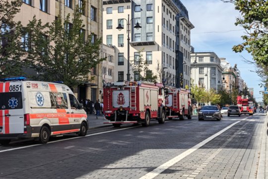 Sostinėje į Gedimino prospektą skubėjo gausios ugniagesių pajėgos – kilo nerimas Indijos ambasadoje