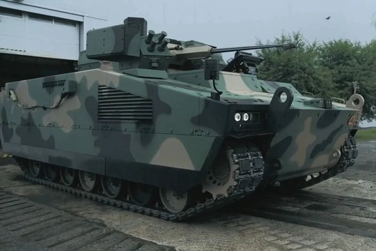Lietuvos kaimynai pristatė naują pėstininkų kovos mašiną