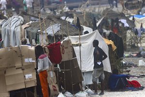 Ispanija nusprendė išslaptinti žvalgybos pranešimus apie migrantų antplūdį į Seutą