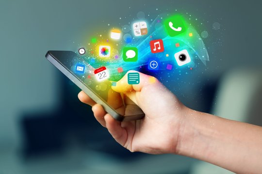 Ar reikia uždaryti programėles telefone? Atsakė ekspertas