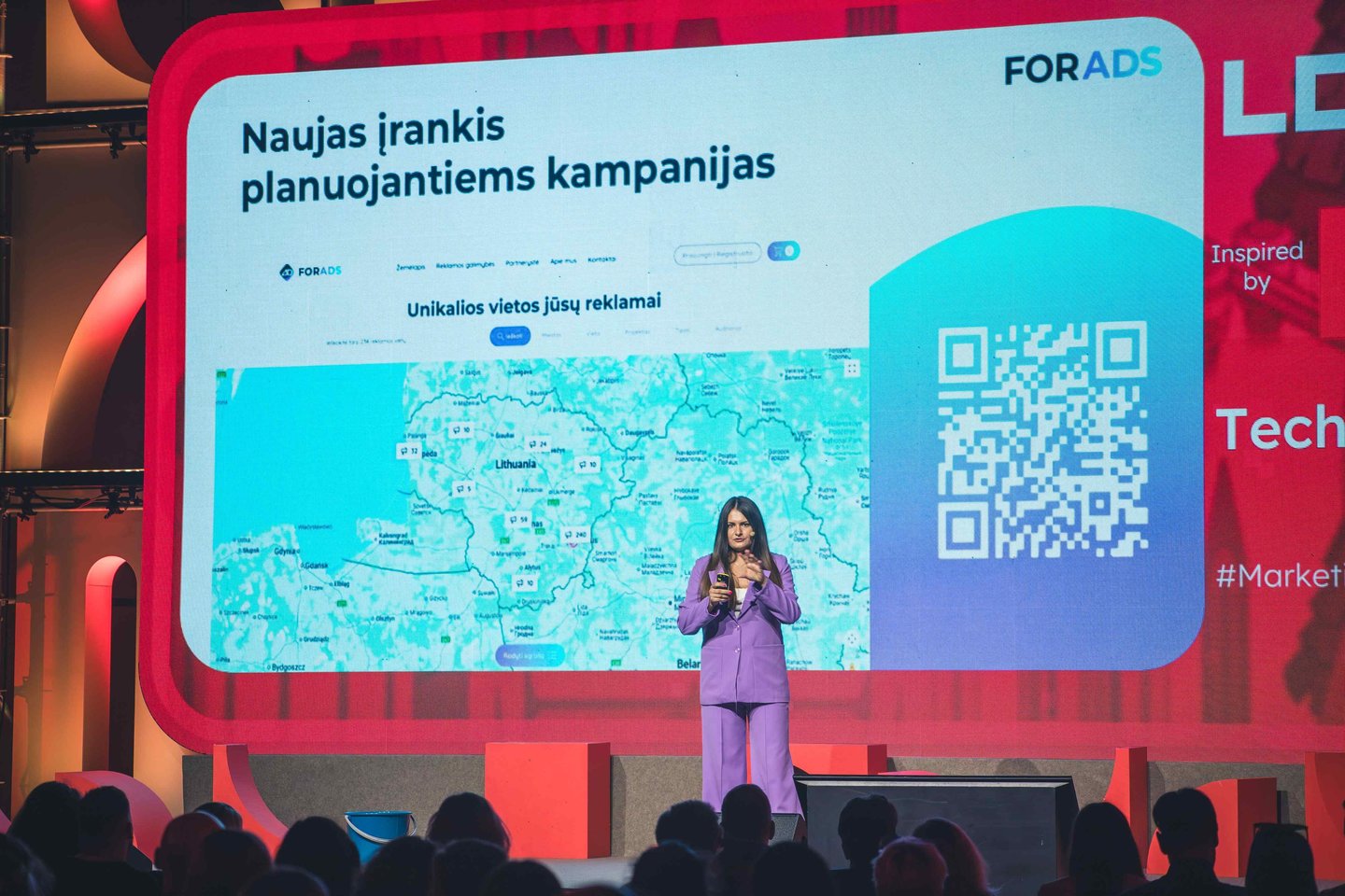 Bendrovės „Connective media“, valdančios skaitmeninių ekranų tinklą B2Screen, Plėtros ir pardavimų vadovė Aušra Gaižauskienė.<br>Igno Gaižausko.