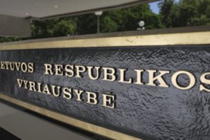 Vyriausybė atsisakė planų pirmininkavimo ES metu užtikrinti papildomus skrydžius į Briuselį