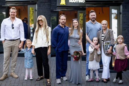 Sostinės restorane – būrys žinomų veidų: atvyko ir retai matoma D. Petrikonytė