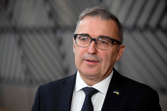 Estijoje iš pareigų traukiasi antrasis per savaitę Reformų partijos ministras