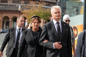 Karaliaus Haraldo V laidotuvėse – G. Nausėda su pirmąja ponia: pro akis nepraslydo jų įvaizdis