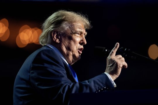 D. Trumpas tiki, kad V. Putinas nori sudaryti susitarimą: būtų labai gerai, jei V. Zelenskis to norėtų