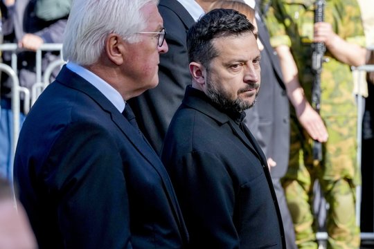 „Į V. Zelenskio lėktuvą vos nepataikė dronas“: po Norvegijos premjero žodžių – kas žinoma