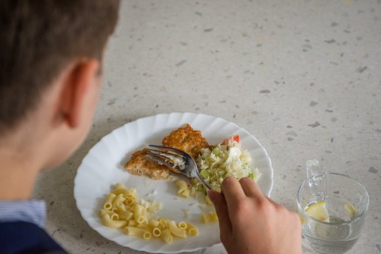 Opozicija apie nemokamus pietus moksleiviams: beveik 400 mln. eurų našta nukeliama kitai valdžiai