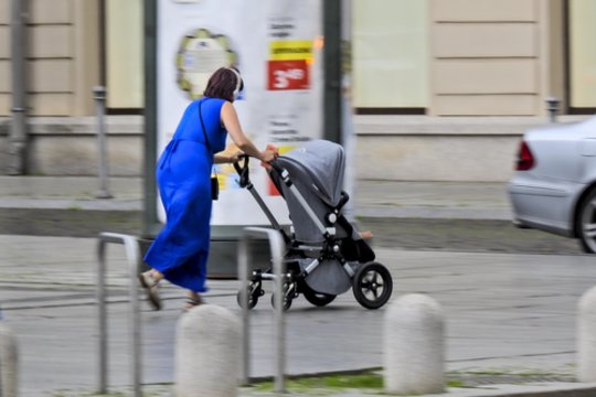 Demografinė krizė prasideda namuose: pirmojo vaiko patirtis nulemia sprendimą dėl antrojo