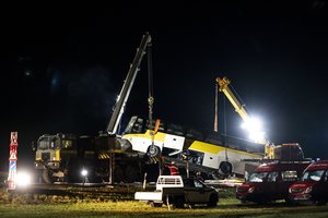 Tragedija Šveicarijoje: per autobuso avariją žuvo penki žmonės