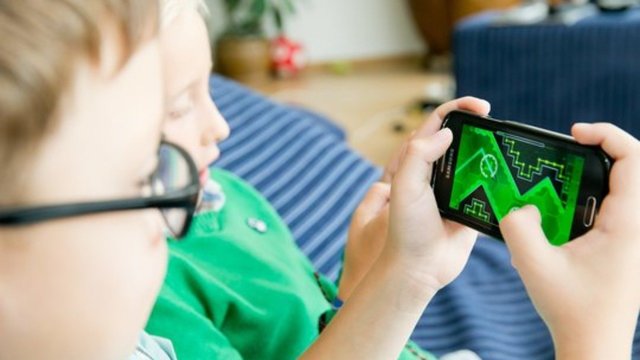 Užsimojo nuo lošimų apsaugoti vaikus: priklausomybė gali prasidėti nuo nekalto kompiuterinio žaidimo