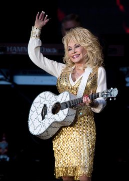 JAV Našvilio miesto oro uostas bus pervadintas Dolly Parton vardu