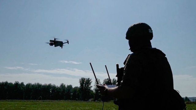 Rusijai toliau atakuojant – Ukrainos dėmesys oro gynybai ir pilotų parengimui
