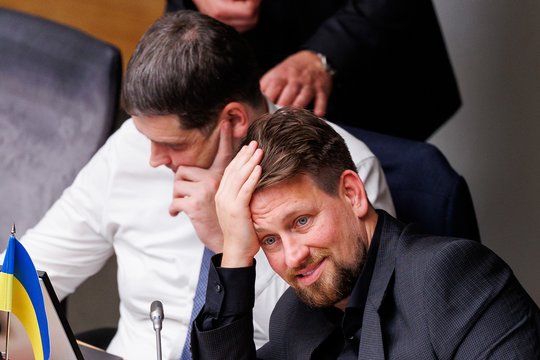 Po STT kratų „aušriečių“ namuose - bendrapartiečių reakcijos: kalba apie spektaklį ir vienybę