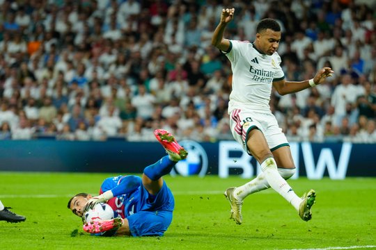 Madrido „Real“ reabilitavosi sutriuškindami kaimynus