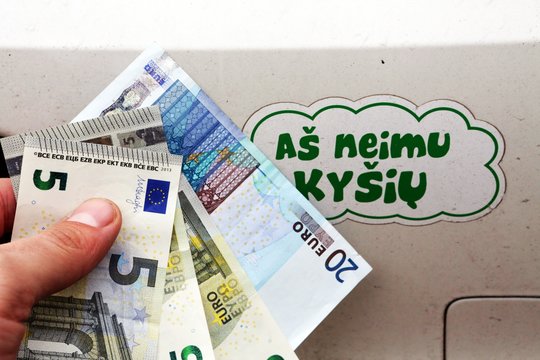 Švenčionių rajone bausmės už KET pažeidimą vyras bandė išvengti kyšiu