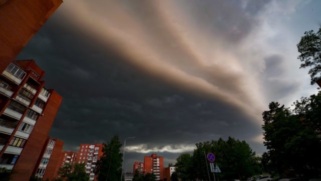 Artėjanti savaitė orais nelepins: daug kur palis, dundės perkūnija