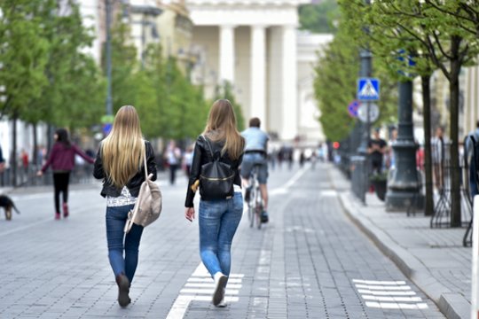 Atnaujinta orų prognozė: sinoptikė įvardijo, kuri savaitės diena bus šilčiausia