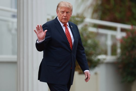 Po žinios apie Kinijos šnipinėjimą Iranui – D. Trumpo reakcija