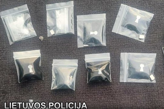Teismui perduota dviejų jaunų vilniečių byla dėl labai didelio kiekio narkotikų platinimo