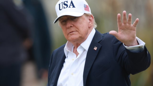 D. Trumpas įspėjo V. Zelenskį dėl atakų į Rusijos dyzelino gamyklas: „Tai kenkia pasauliui“