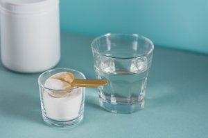 Kolagenas nekeliauja tiesiai į odą ir sąnarius: kas iš tikrųjų vyksta, kai vartojame jo papildus?