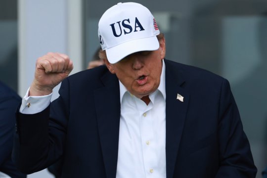 D. Trumpo tiradoje – neįprastas taikinys