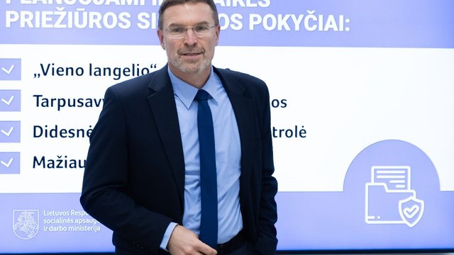 SAM ministras žada pristatyti veiksmų planą dėl atlyginimų didinimo: 7 proc. slaugytojų negauna MMA