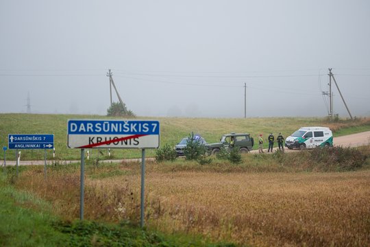 Pamatykite: užfiksavo, kaip antradienio rytą atrodo drono numušimo vieta