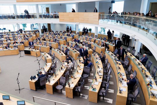 Seimas linkęs pritarti pokyčiams diplomatinėje tarnyboje: štai kas keistųsi