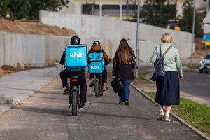 Dar šiemet įsigalios svarbūs pokyčiai: palies kurjerius, pavėžėjus ir daugybę kitų darbuotojų