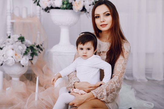 „Rusės nuotakos“ dukra atvėrė širdį: kol motina medžiojo jaunikį, išgyveno tikrą košmarą