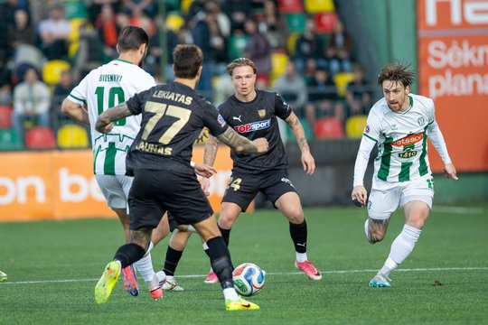 Vilniaus „Žalgiris“ išlaiko intrigą dėl Toplygos aukso – nugalėjo šalies čempioną „Kauno Žalgirį“