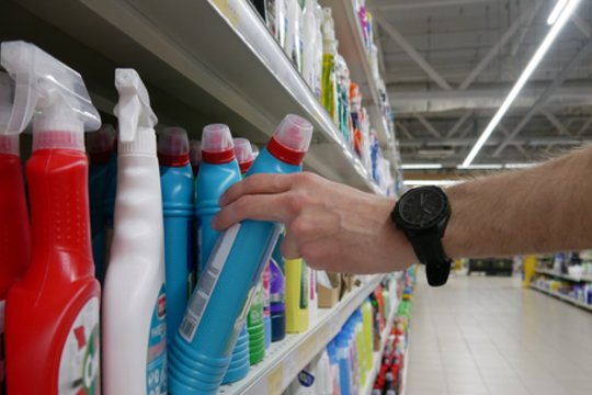 Nuolaidos, dėl kurių verta atlaisvinti vietos spintelėse: „Iki“ „Švaros fiestoje“ jos siekia net 50 proc.