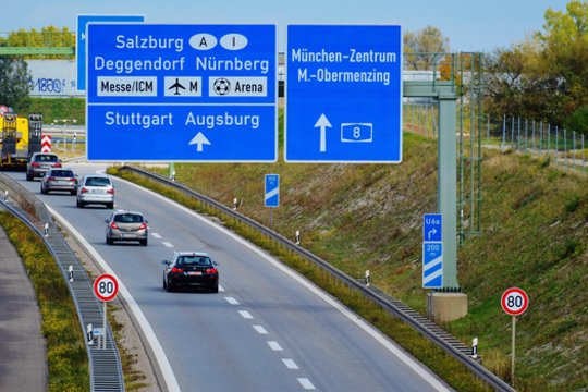 Dyzelino kainos spirgina vairuotojus Vokietijoje – spaudžia F. Merzą pagaliau ką nors daryti