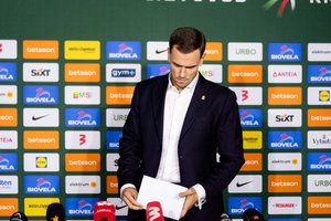 Konferencija virto atsimušinėjimu: D. Domarkas atkirto J. Valančiūnui ir teisinosi dėl R. Grigo