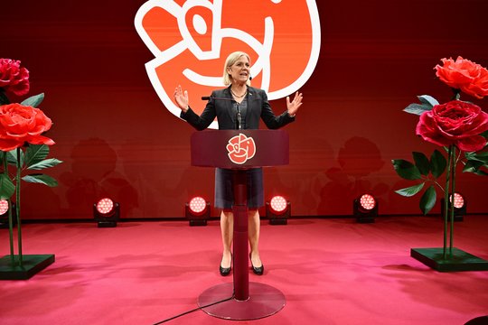 Švedijos rinkimus nedidele persvara laimėjo kairioji opozicija