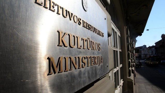 „Per sena darbuotoja“ ir „Aš čia vadovauju“: skundus dėl leksikos E. Raistenskis vadina juokavimu