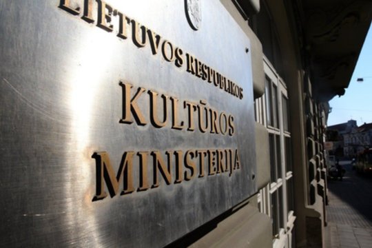 „Per sena darbuotoja“ ir „Aš čia vadovauju“: skundus dėl leksikos E. Raistenskis vadina juokavimu