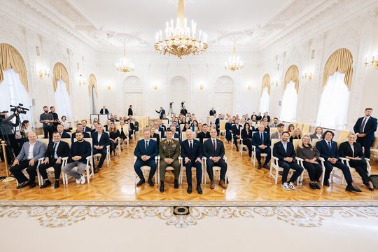 Visuotinei gynybai vienijasi organizacijos, galinčios sutelkti apie 400 tūkst. žmonių.