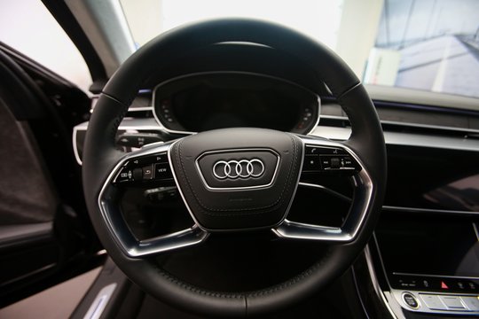 Vilniaus rajone pavogtas automobilis „Audi A6 Avant“ rastas miške