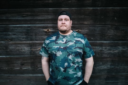 Interneto fenomenas „Know Your Latvians“ surengs savo pirmą stand-up šou Vilniuje