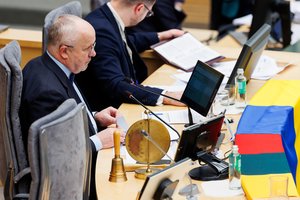 Pyksta dėl chaoso Seime: J. Olekui – pastabos dėl darbo organizavimo 