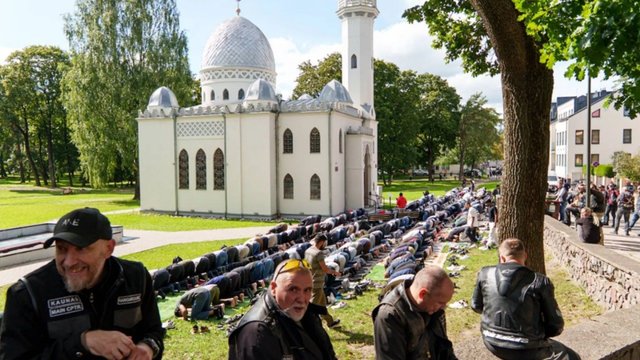 Arkivyskupas ragina gerbti musulmonų tikėjimo laisvę: tai vienas svarbiausių demokratijos bruožų 