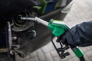 Pasvalio rajone į degalinę automobiliu BMW atvykęs vyras išvažiavo lauk nesumokėjęs už degalus