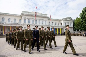 Įsteigtas naujas Skučų fondas kariūnams studijuoti JAV, skirta pirmoji stipendija